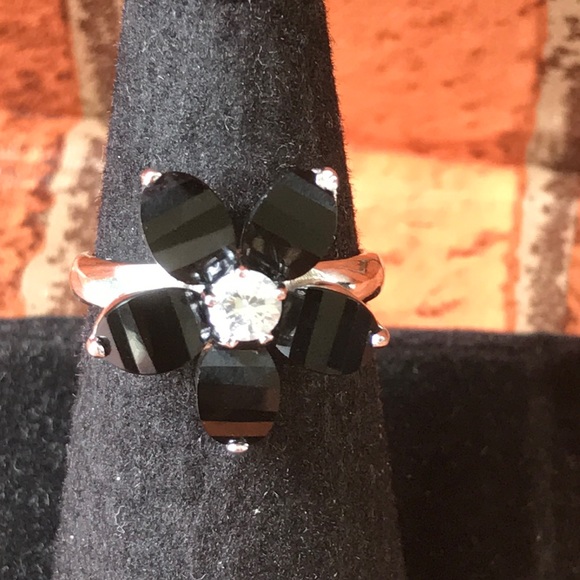 Sterling Silver Black Flower Ring Size 7.5 - Picture 6 of 12